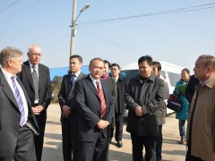 外國客商到蔬菜基地考察